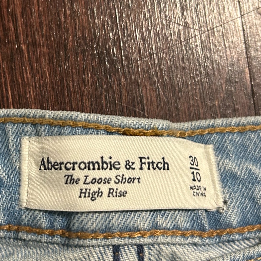 NWT Abercrombie & Fitch High Rise Loose Short - Picture 5 of 7